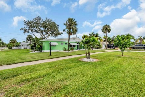 House in Gulfport, Florida 3 bedrooms, 144.18 sq.m. № 2167666 - photo 3
