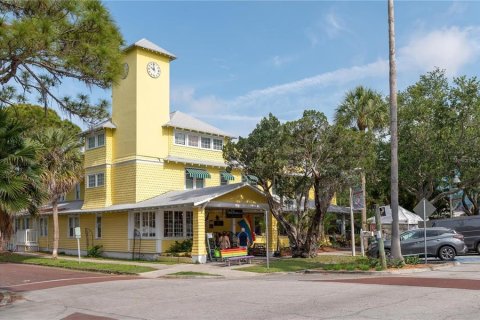House in Gulfport, Florida 3 bedrooms, 144.18 sq.m. № 2167666 - photo 28