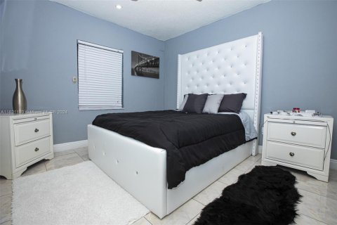 Купить коммерческую недвижимость в Майами, Флорида 283.35м2, № 2067741 - фото 7