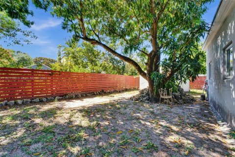 Купить коммерческую недвижимость в Майами, Флорида 283.35м2, № 2067741 - фото 19