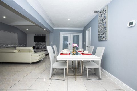 Купить коммерческую недвижимость в Майами, Флорида 283.35м2, № 2067741 - фото 10