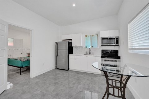 Купить коммерческую недвижимость в Майами, Флорида 283.35м2, № 2067741 - фото 16