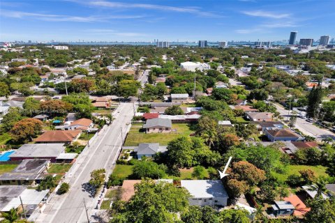 Купить коммерческую недвижимость в Майами, Флорида 283.35м2, № 2067741 - фото 5