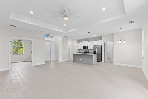 Casa en venta en North Port, Florida, 3 dormitorios, 156.35 m2 № 2099230 - foto 4