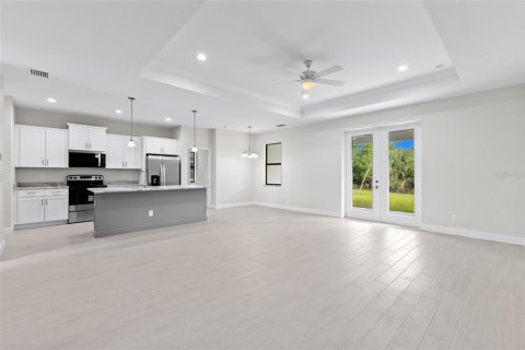 Casa en venta en North Port, Florida, 3 dormitorios, 156.35 m2 № 2099230 - foto 3