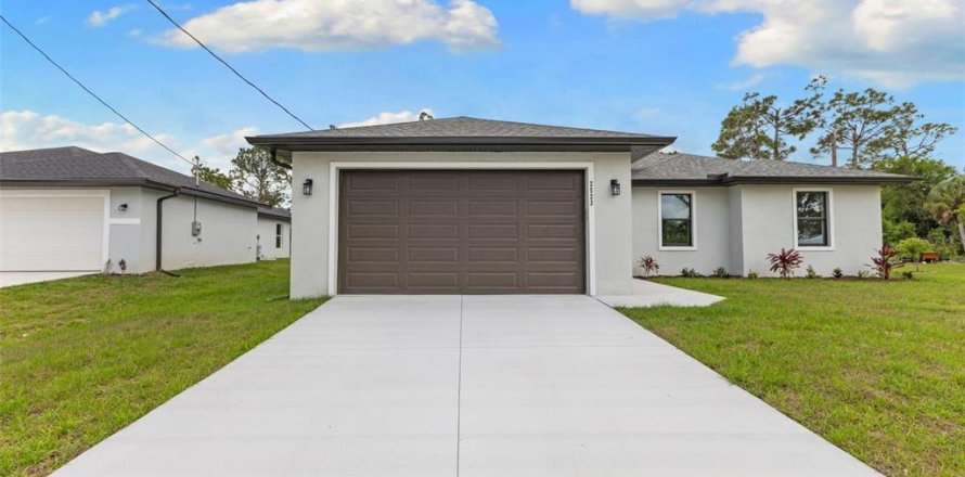 Casa en North Port, Florida 3 dormitorios, 156.35 m2 № 2099230