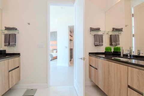 Condominio en alquiler en Tampa, Florida, 3 dormitorios, 281.59 m2 № 2299407 - foto 30