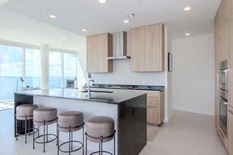 Condominio en alquiler en Tampa, Florida, 3 dormitorios, 281.59 m2 № 2299407 - foto 16