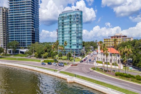 Condominio en alquiler en Tampa, Florida, 3 dormitorios, 281.59 m2 № 2299407 - foto 2