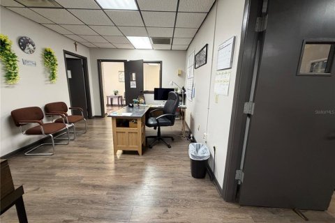 Commercial property in Auburndale, Florida 466.18 sq.m. № 2110110 - photo 11