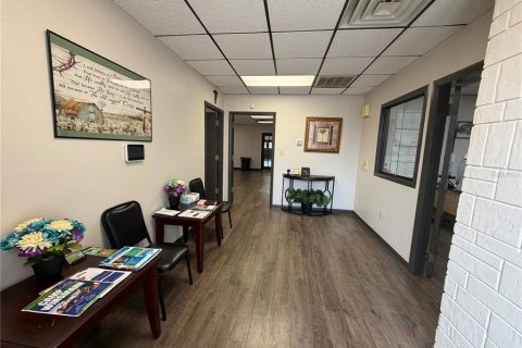 Commercial property in Auburndale, Florida 466.18 sq.m. № 2110110 - photo 8