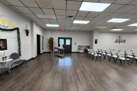 Commercial property in Auburndale, Florida 466.18 sq.m. № 2110110 - photo 19