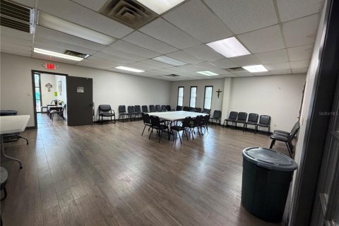 Commercial property in Auburndale, Florida 466.18 sq.m. № 2110110 - photo 5