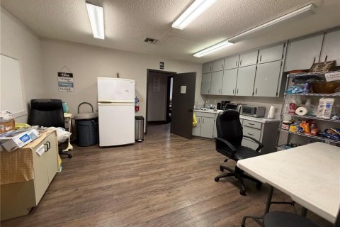 Commercial property in Auburndale, Florida 466.18 sq.m. № 2110110 - photo 18