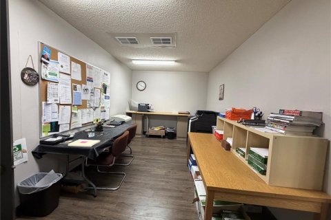 Commercial property in Auburndale, Florida 466.18 sq.m. № 2110110 - photo 14