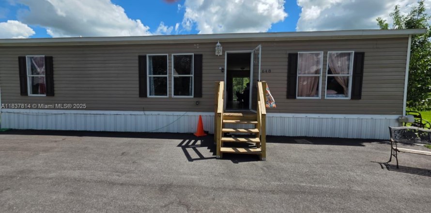 Villa ou maison à Clewiston, Floride 3 chambres, 115.94 m2 № 1974324