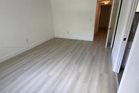 Copropriété à vendre à Miami, Floride: 3 chambres, 96.62 m2 № 1958545 - photo 8