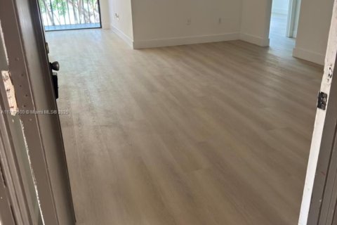 Copropriété à vendre à Miami, Floride: 3 chambres, 96.62 m2 № 1958545 - photo 3