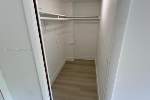 Copropriété à vendre à Miami, Floride: 3 chambres, 96.62 m2 № 1958545 - photo 11