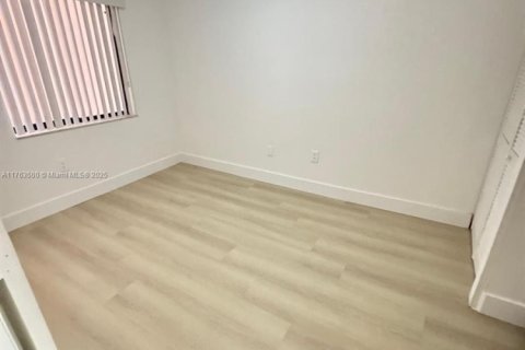 Copropriété à vendre à Miami, Floride: 3 chambres, 96.62 m2 № 1958545 - photo 16