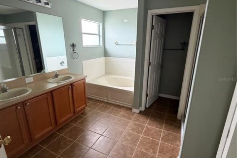 Villa ou maison à louer à Wesley Chapel, Floride: 4 chambres, 219.62 m2 № 2228200 - photo 8