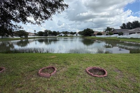 Villa ou maison à louer à Wesley Chapel, Floride: 4 chambres, 219.62 m2 № 2228200 - photo 7