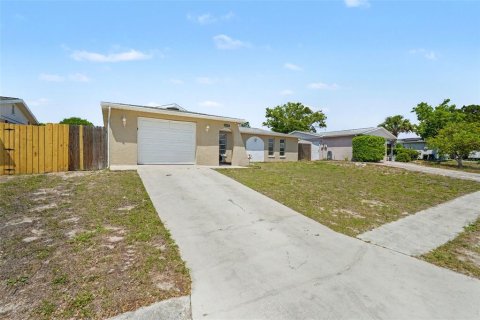 Villa ou maison à vendre à New Port Richey, Floride: 3 chambres, 130.81 m2 № 2107430 - photo 9