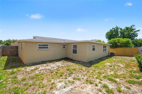 Villa ou maison à vendre à New Port Richey, Floride: 3 chambres, 130.81 m2 № 2107430 - photo 10