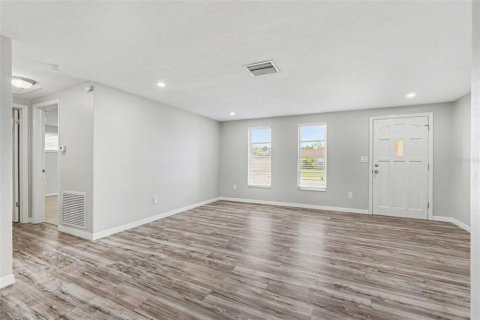 Villa ou maison à vendre à New Port Richey, Floride: 3 chambres, 130.81 m2 № 2107430 - photo 6
