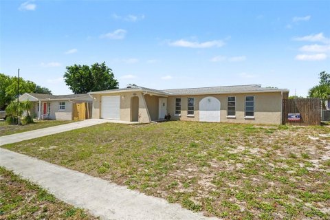 Villa ou maison à vendre à New Port Richey, Floride: 3 chambres, 130.81 m2 № 2107430 - photo 8