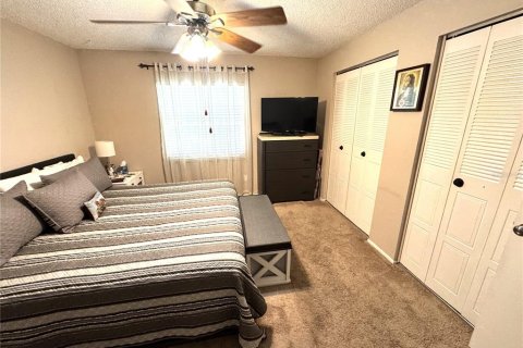 House in Tampa, Florida 3 bedrooms, 115.29 sq.m. № 1649204 - photo 8