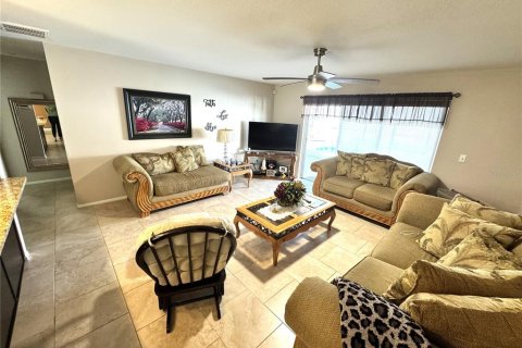 House in Tampa, Florida 3 bedrooms, 115.29 sq.m. № 1649204 - photo 5