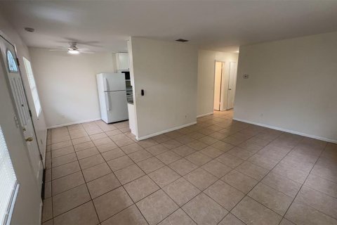 Appartement à louer à Zephyrhills, Floride: 2 chambres, 75.25 m2 № 2285150 - photo 7