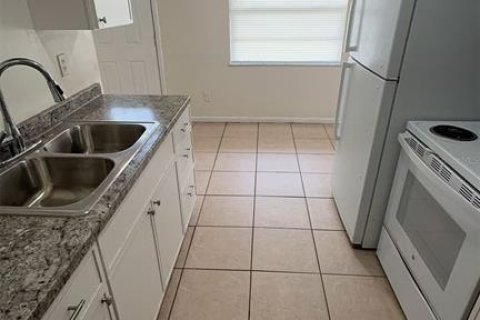 Appartement à louer à Zephyrhills, Floride: 2 chambres, 75.25 m2 № 2285150 - photo 11