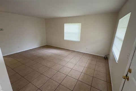 Appartement à louer à Zephyrhills, Floride: 2 chambres, 75.25 m2 № 2285150 - photo 5
