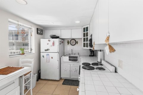 Condo in Palm Beach, Florida, 1 bedroom  № 2086792 - photo 18
