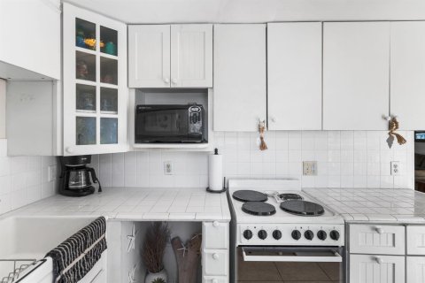 Condo in Palm Beach, Florida, 1 bedroom  № 2086792 - photo 19