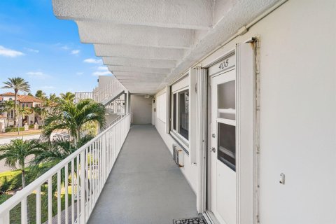 Condo in Palm Beach, Florida, 1 bedroom  № 2086792 - photo 3