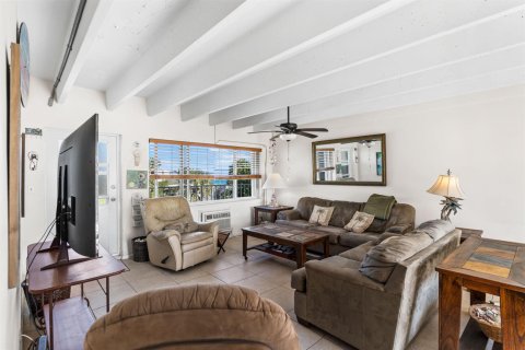 Condo in Palm Beach, Florida, 1 bedroom  № 2086792 - photo 12