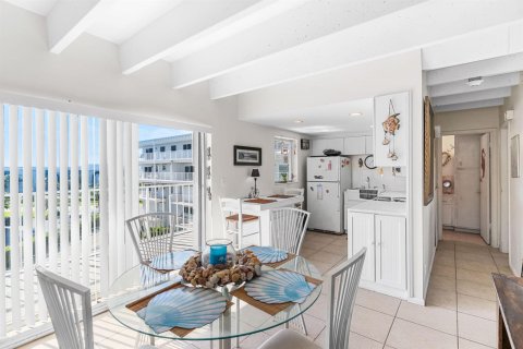 Condo in Palm Beach, Florida, 1 bedroom  № 2086792 - photo 21