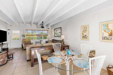 Condo in Palm Beach, Florida, 1 bedroom  № 2086792 - photo 14