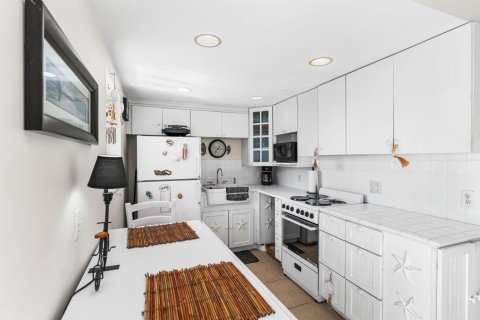 Condo in Palm Beach, Florida, 1 bedroom  № 2086792 - photo 17