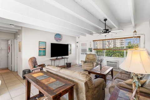 Condo in Palm Beach, Florida, 1 bedroom  № 2086792 - photo 13