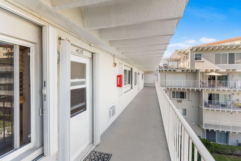 Condo in Palm Beach, Florida, 1 bedroom  № 2086792 - photo 5