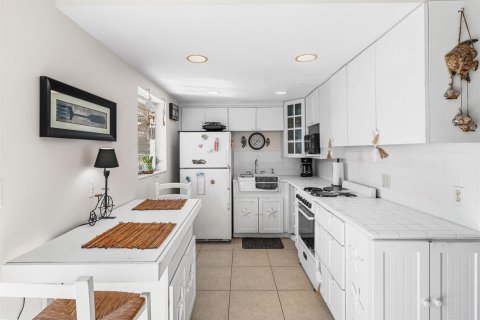 Condo in Palm Beach, Florida, 1 bedroom  № 2086792 - photo 16