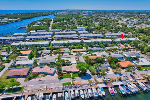 Adosado en venta en Boynton Beach, Florida, 2 dormitorios, 145.48 m2 № 1101220 - foto 1