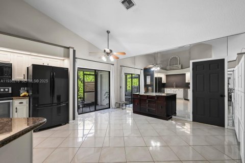 Купить виллу или дом в Хоб-Саунд, Флорида 4 спальни, 224.45м2, № 1989155 - фото 6