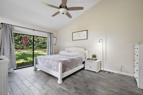 Купить виллу или дом в Хоб-Саунд, Флорида 4 спальни, 224.45м2, № 1989155 - фото 9