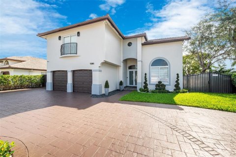 Villa ou maison à Miami, Floride 4 chambres, 225.29 m2 № 2128203