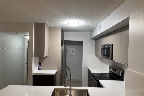 Copropriété à louer à Miramar, Floride: 3 chambres, 104.52 m2 № 1941743 - photo 2